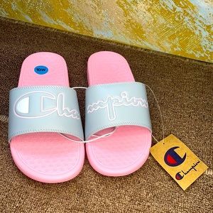 Women’s Champion Slides